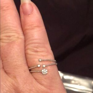 Adjustable floral ring